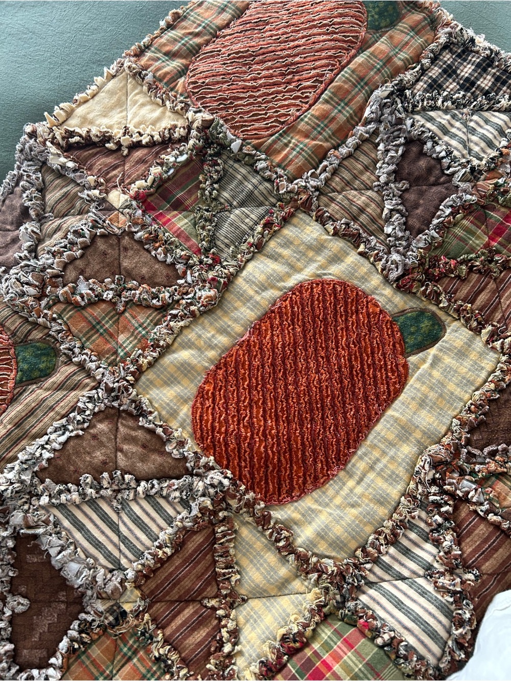 Handmade Rust Patchwork Rag Quilt w Pumpkins - Picture 9 of 12